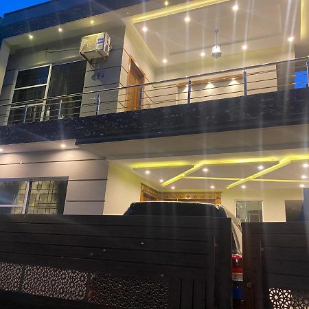 Luxury Guest House In Bahria Town ラーワルピンディー エクステリア 写真