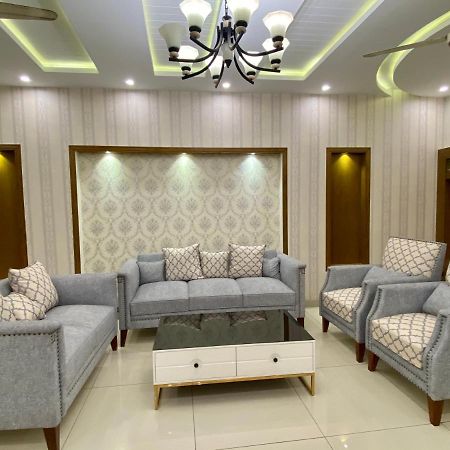 Luxury Guest House In Bahria Town ラーワルピンディー エクステリア 写真
