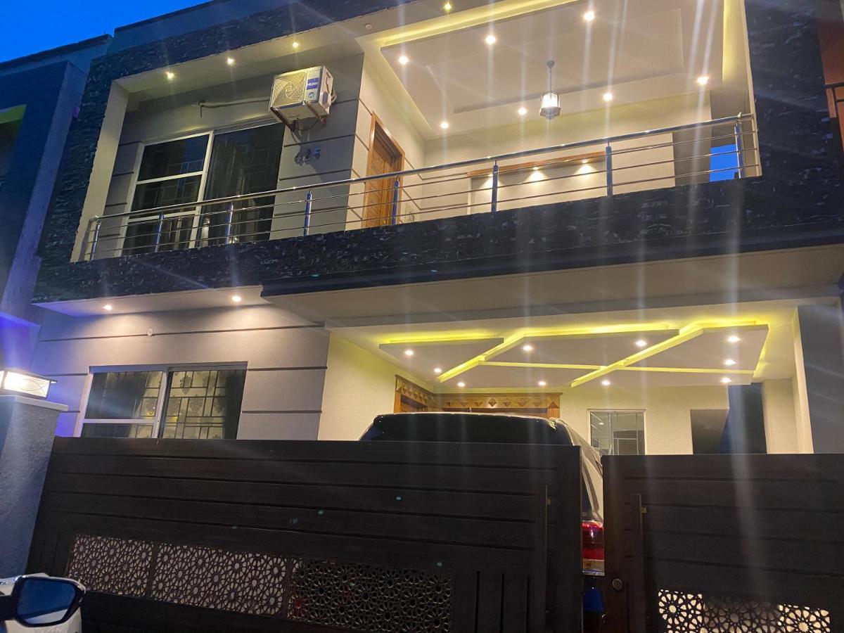 Luxury Guest House In Bahria Town ラーワルピンディー エクステリア 写真