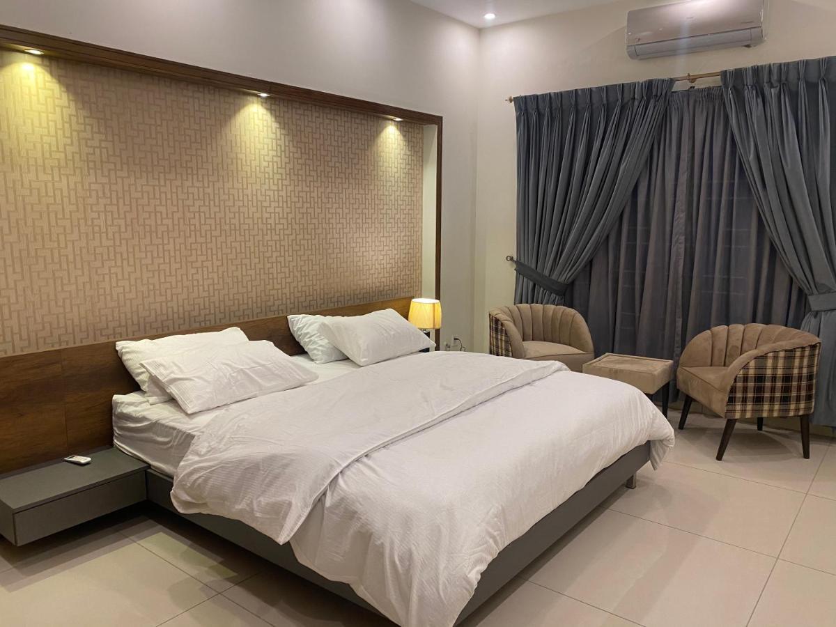 Luxury Guest House In Bahria Town ラーワルピンディー エクステリア 写真