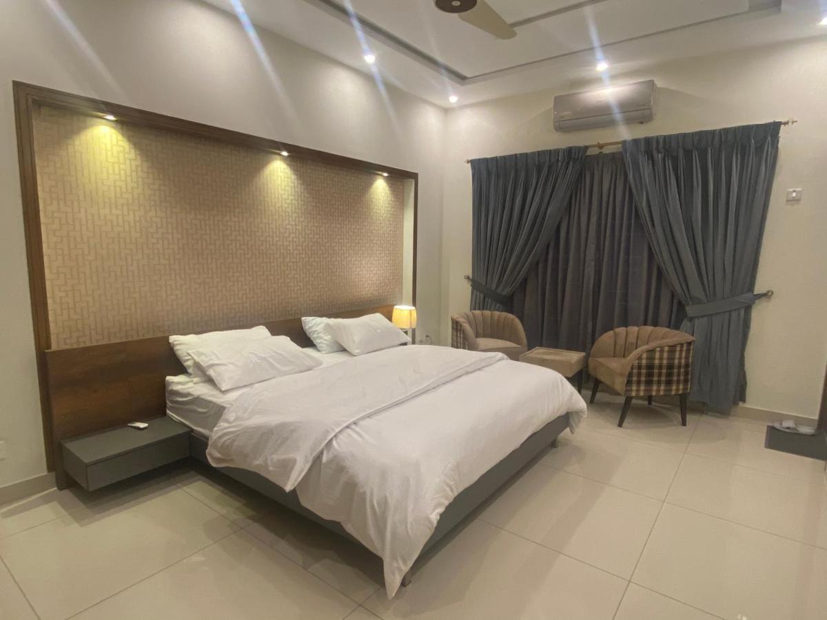 Luxury Guest House In Bahria Town ラーワルピンディー エクステリア 写真