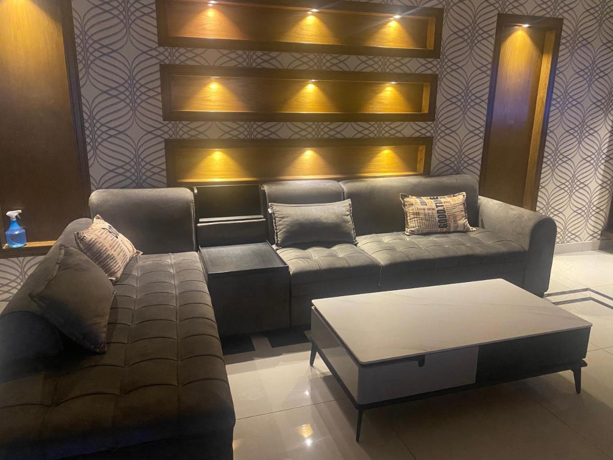 Luxury Guest House In Bahria Town ラーワルピンディー エクステリア 写真