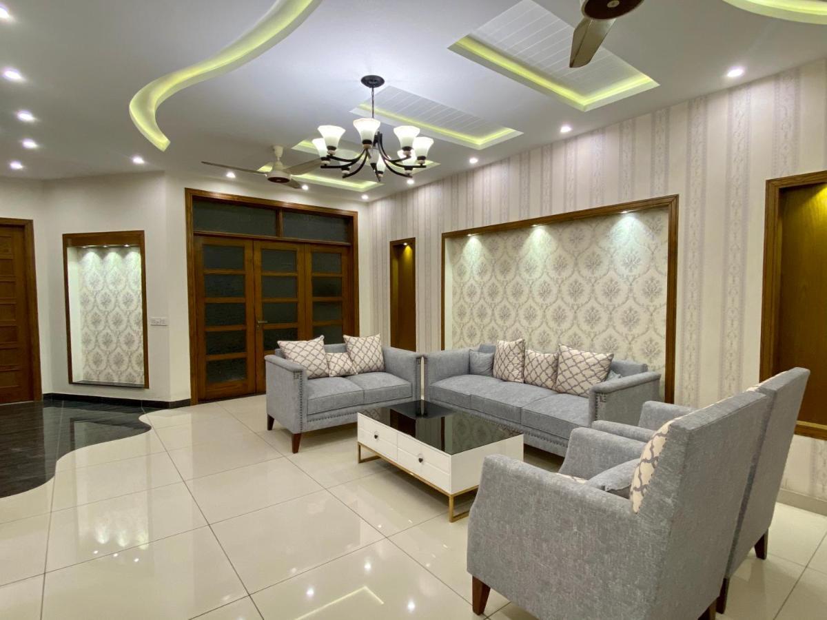 Luxury Guest House In Bahria Town ラーワルピンディー エクステリア 写真