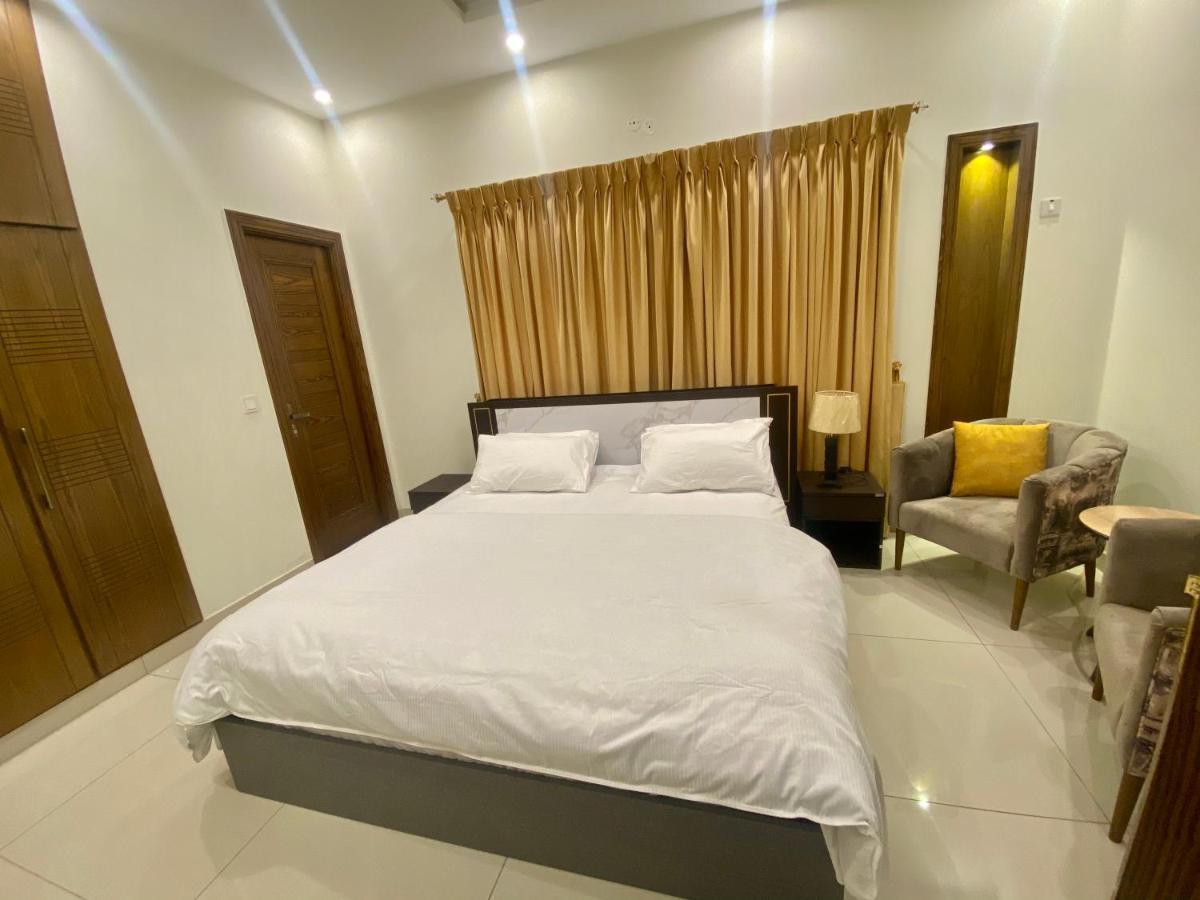 Luxury Guest House In Bahria Town ラーワルピンディー エクステリア 写真