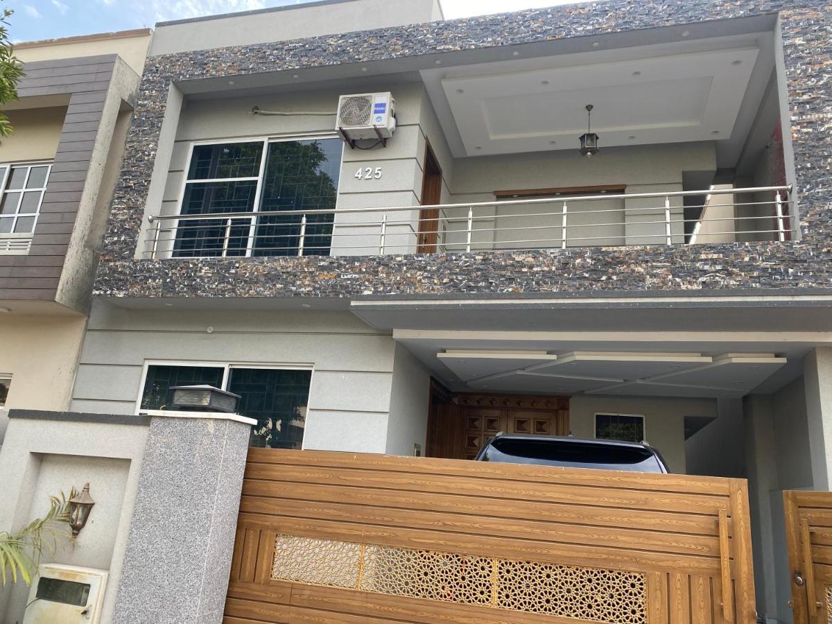 Luxury Guest House In Bahria Town ラーワルピンディー エクステリア 写真