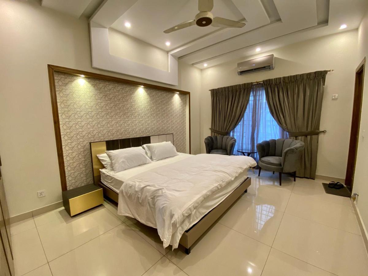 Luxury Guest House In Bahria Town ラーワルピンディー エクステリア 写真