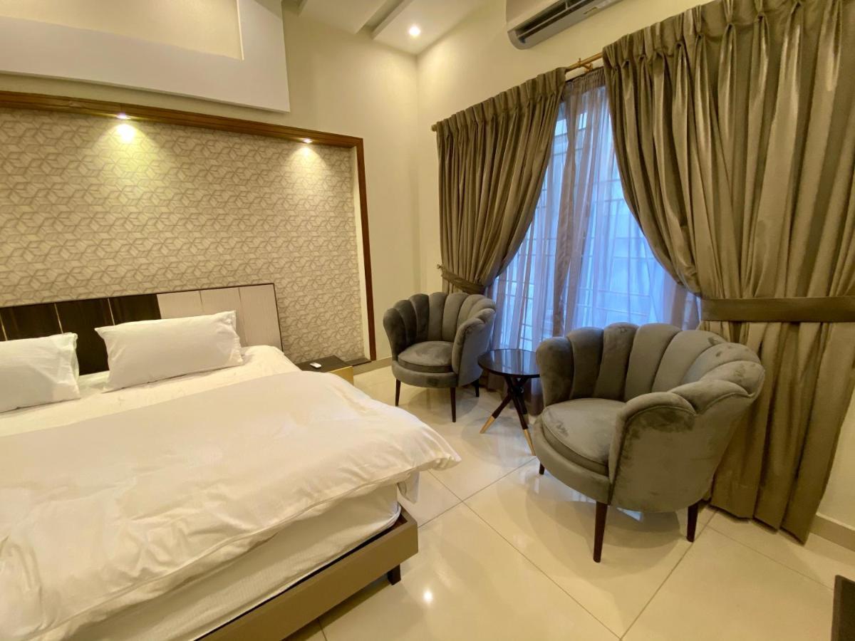 Luxury Guest House In Bahria Town ラーワルピンディー エクステリア 写真