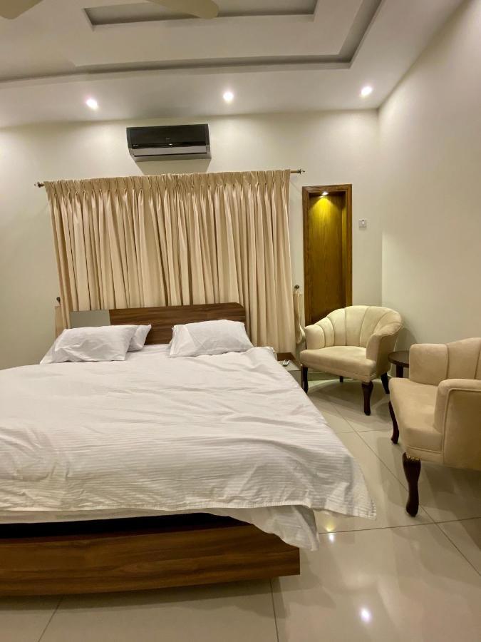Luxury Guest House In Bahria Town ラーワルピンディー エクステリア 写真