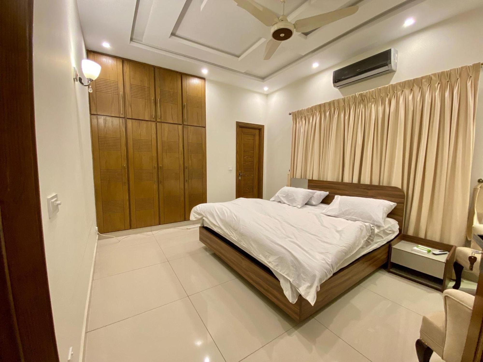 Luxury Guest House In Bahria Town ラーワルピンディー エクステリア 写真
