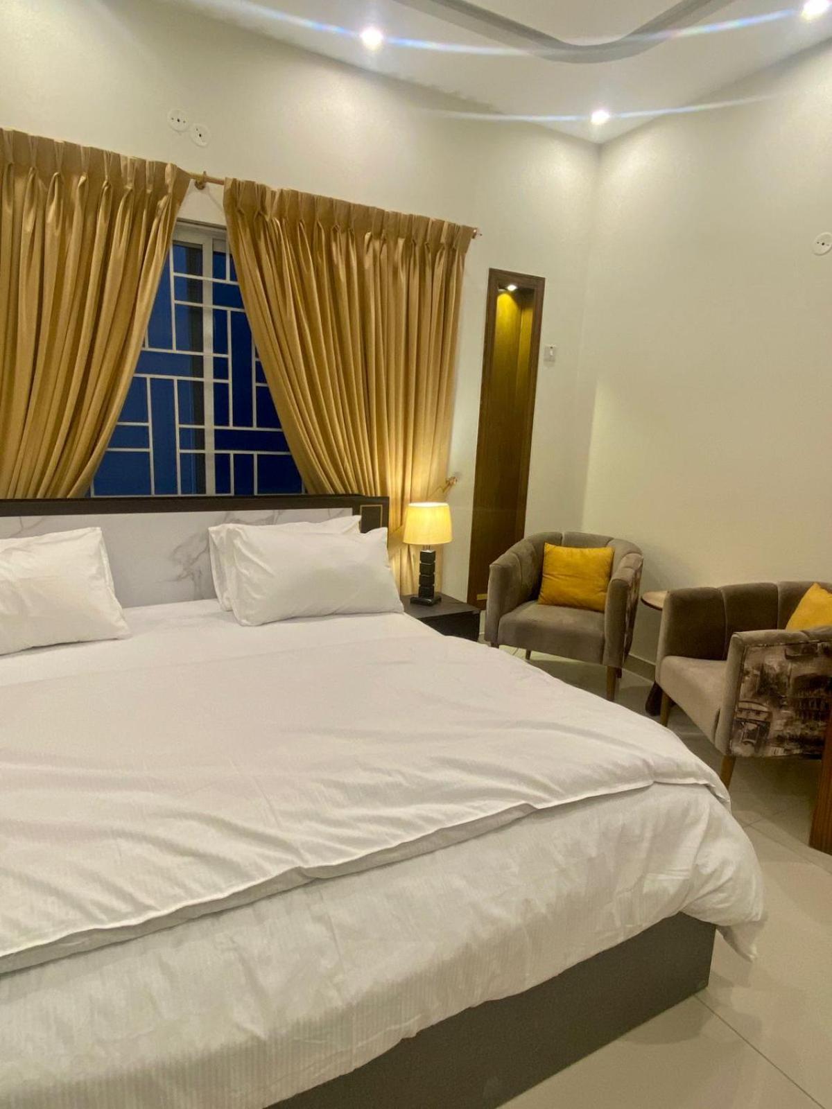 Luxury Guest House In Bahria Town ラーワルピンディー エクステリア 写真